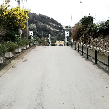 Malu' فندق مبيت وإفطار سورينتو